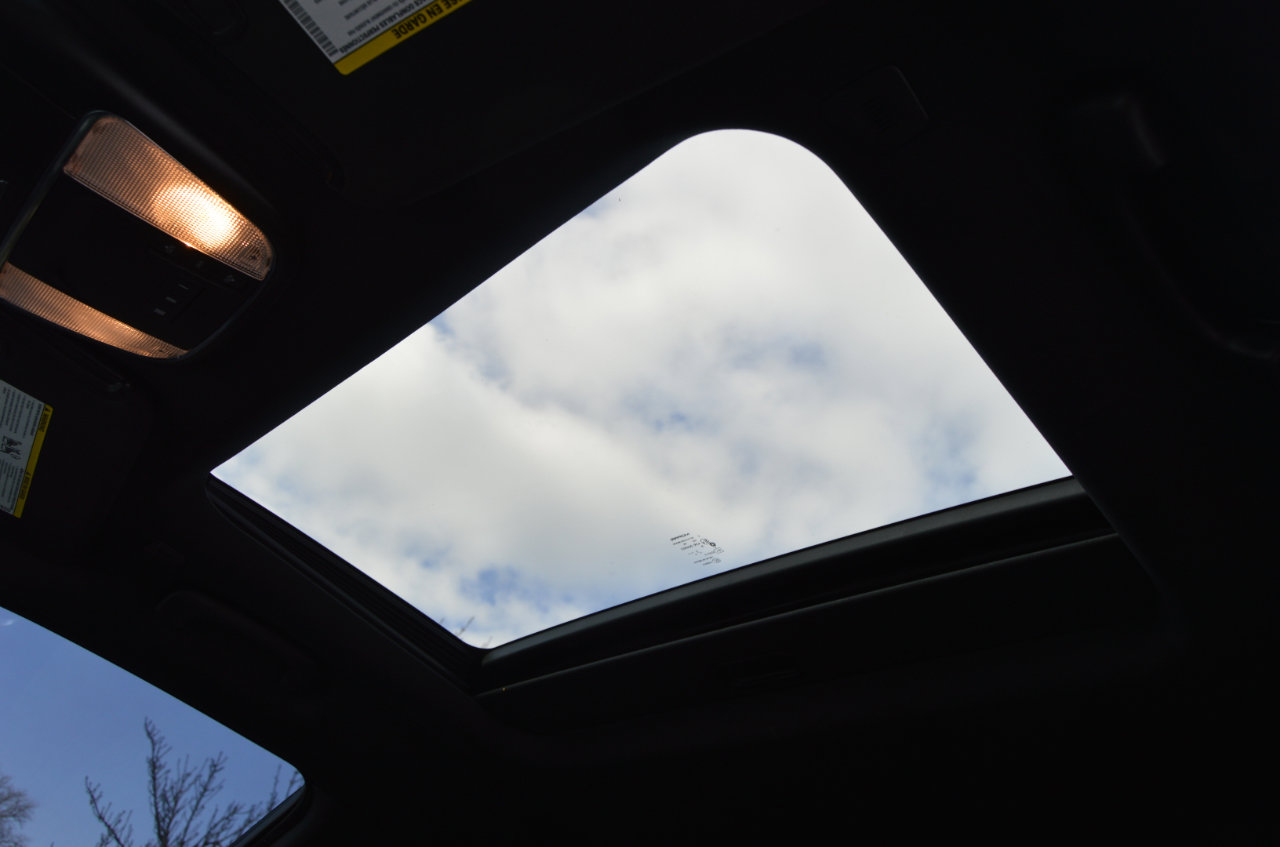 Used 2019 Dodge Charger SXT w/ Driver Confidence Group image 8