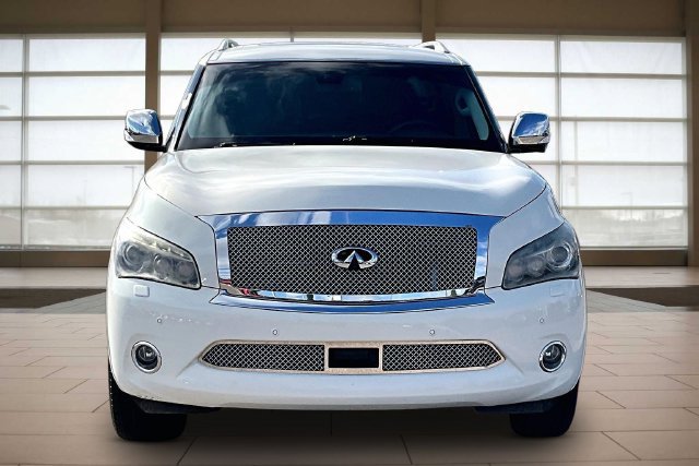 Used 2014 INFINITI QX80 4WD w/ Deluxe Touring Package image 3