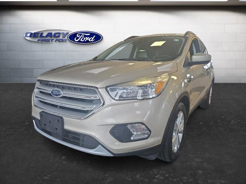 Used 2018 Ford Escape SE w/ Ford Safe & Smart Package AWD/4WD image 1