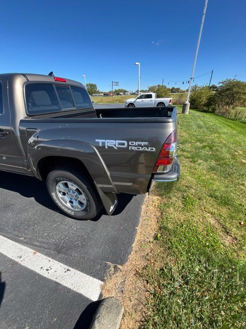 Used 2014 Toyota Tacoma 4x4 Double Cab w/ TRD Off-Road Package image 9