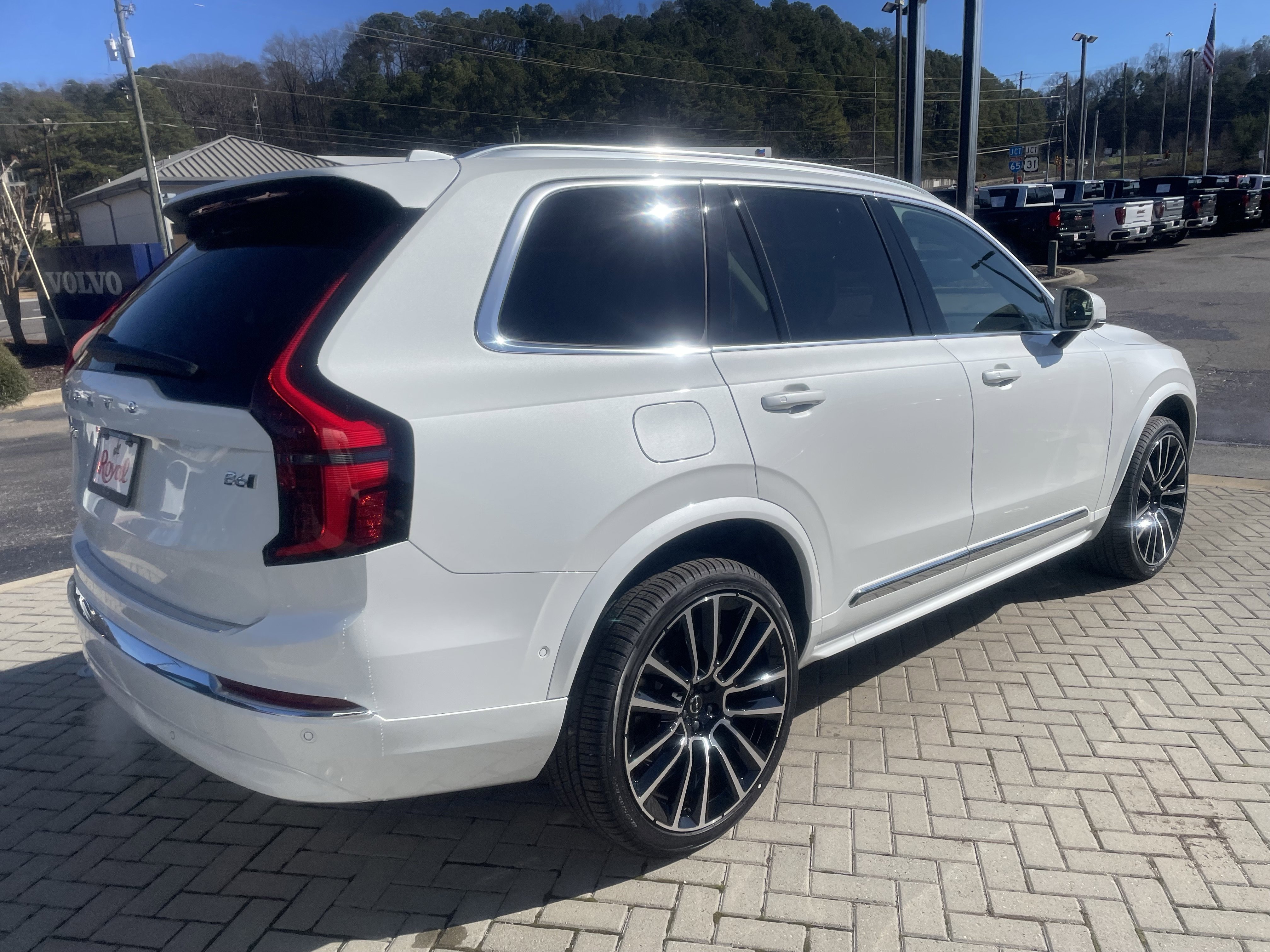 New 2026 Volvo XC90 B6 Plus w/ Protection Package Premier image 4