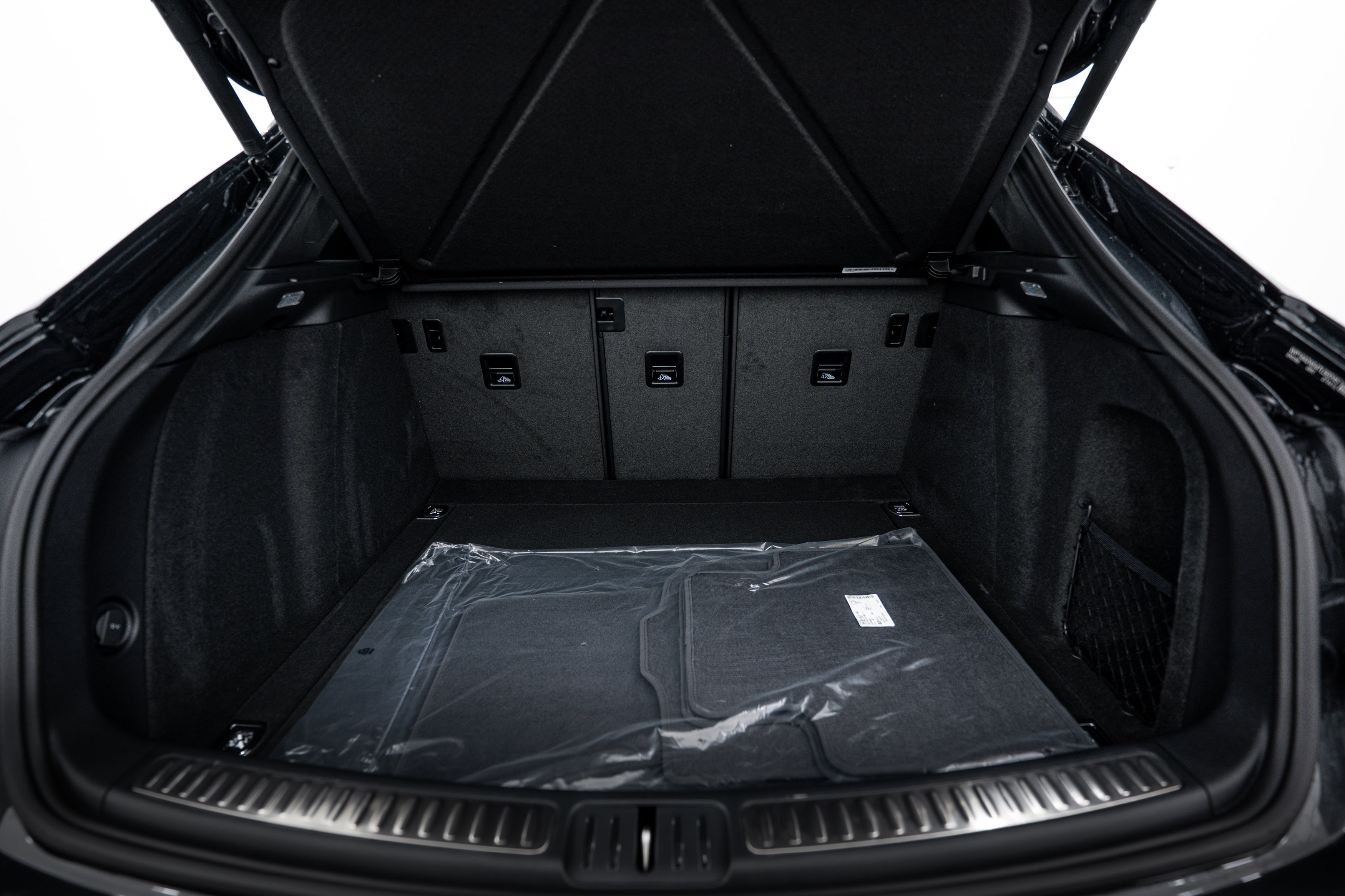 Certified 2026 Porsche Macan Turbo image 26