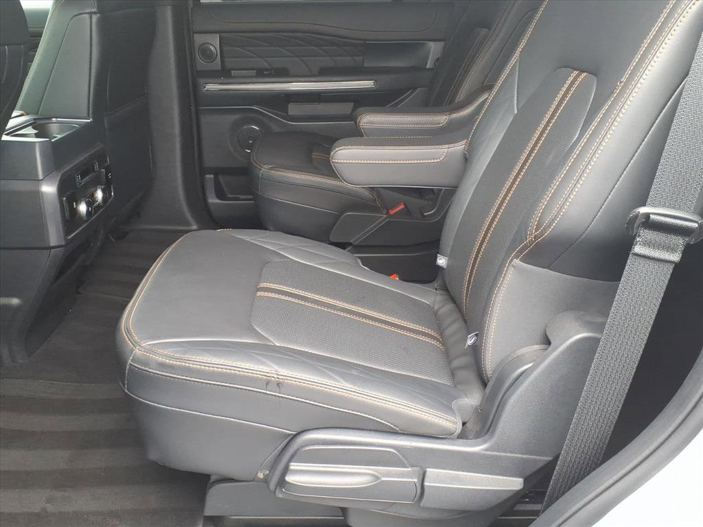 Used 2024 Ford Expedition Platinum image 17