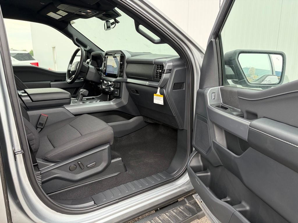 New 2026 Ford F150 XLT w/ Equipment Group 302A MID AWD/4WD image 22