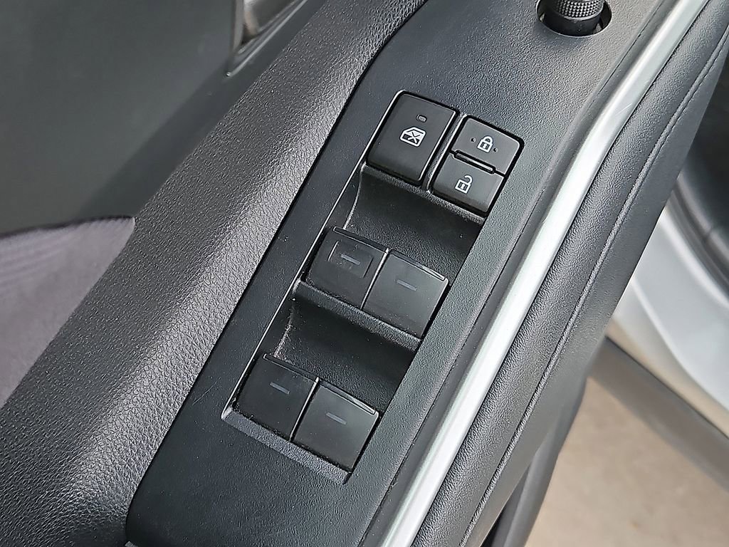 Used 2024 Toyota Highlander LE image 13