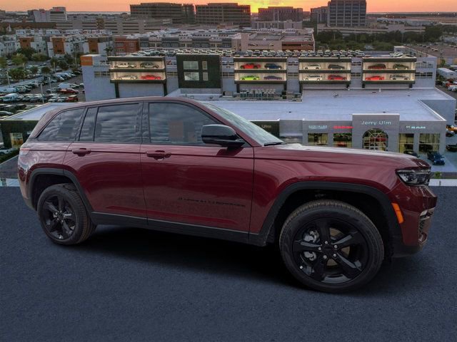 New 2025 Jeep Grand Cherokee Limited w/ Black Appearance Package image 1