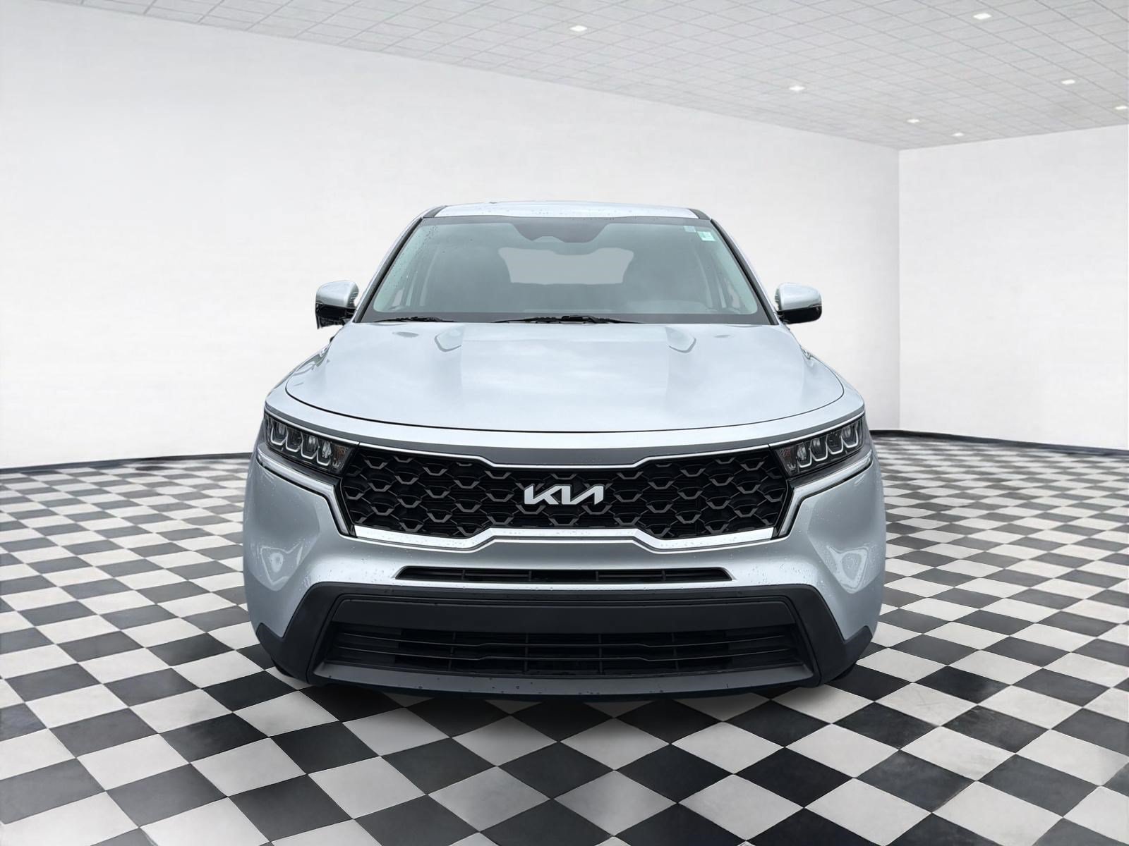 Used 2022 Kia Sorento LX AWD/4WD image 2