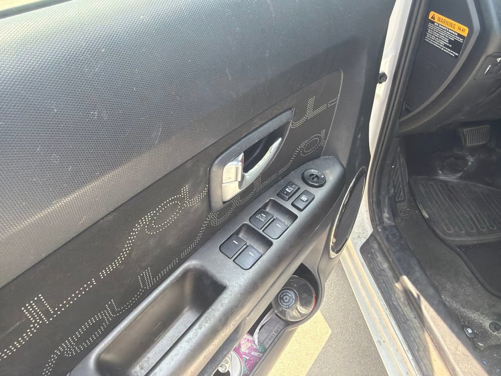 Used 2013 Kia Soul + FWD image 10