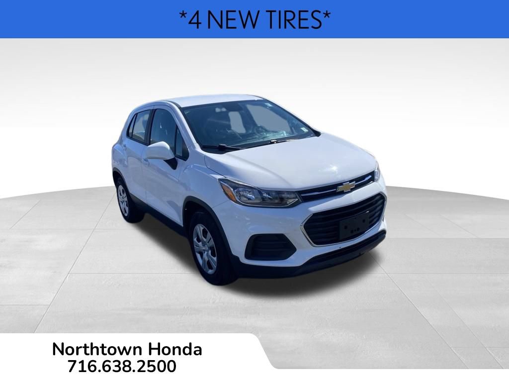 Used 2017 Chevrolet Trax LS FWD image 2