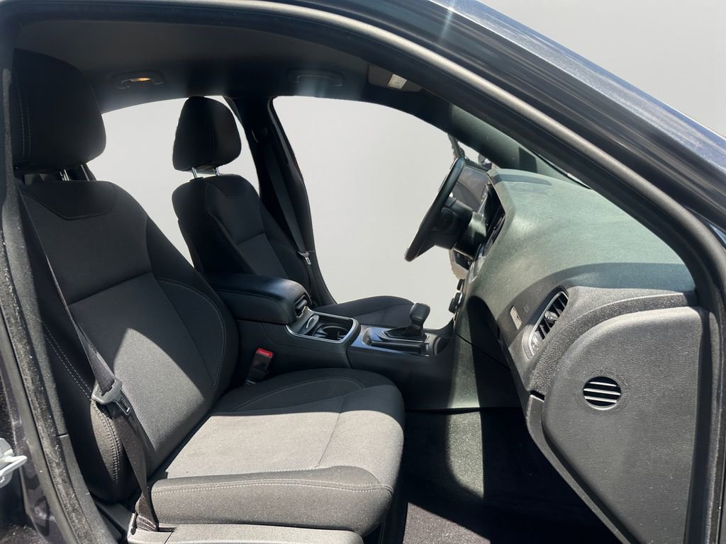Used 2016 Dodge Charger SE RWD image 22