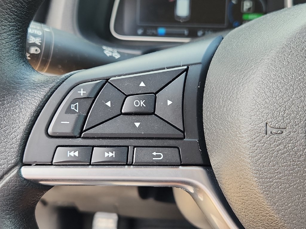 Used 2025 Nissan Leaf S FWD image 16