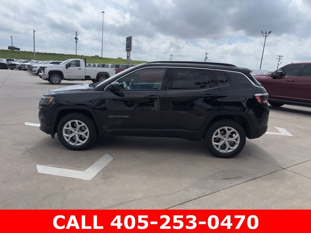 Used 2024 Jeep Compass Latitude AWD/4WD image 6