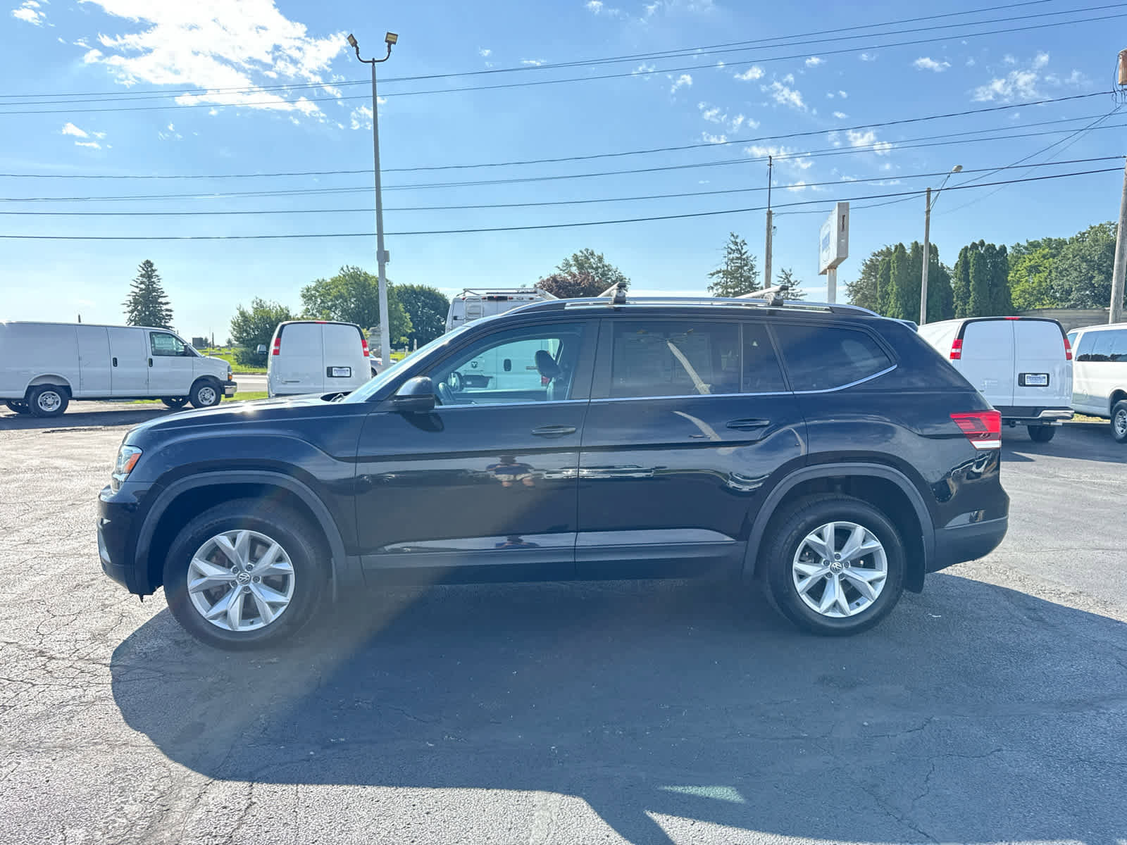 Used 2018 Volkswagen Atlas SE AWD/4WD image 2