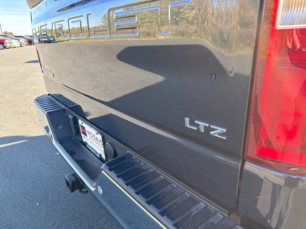 Used 2023 Chevrolet Silverado 1500 LTZ w/ LTZ Convenience Package II AWD/4WD image 20