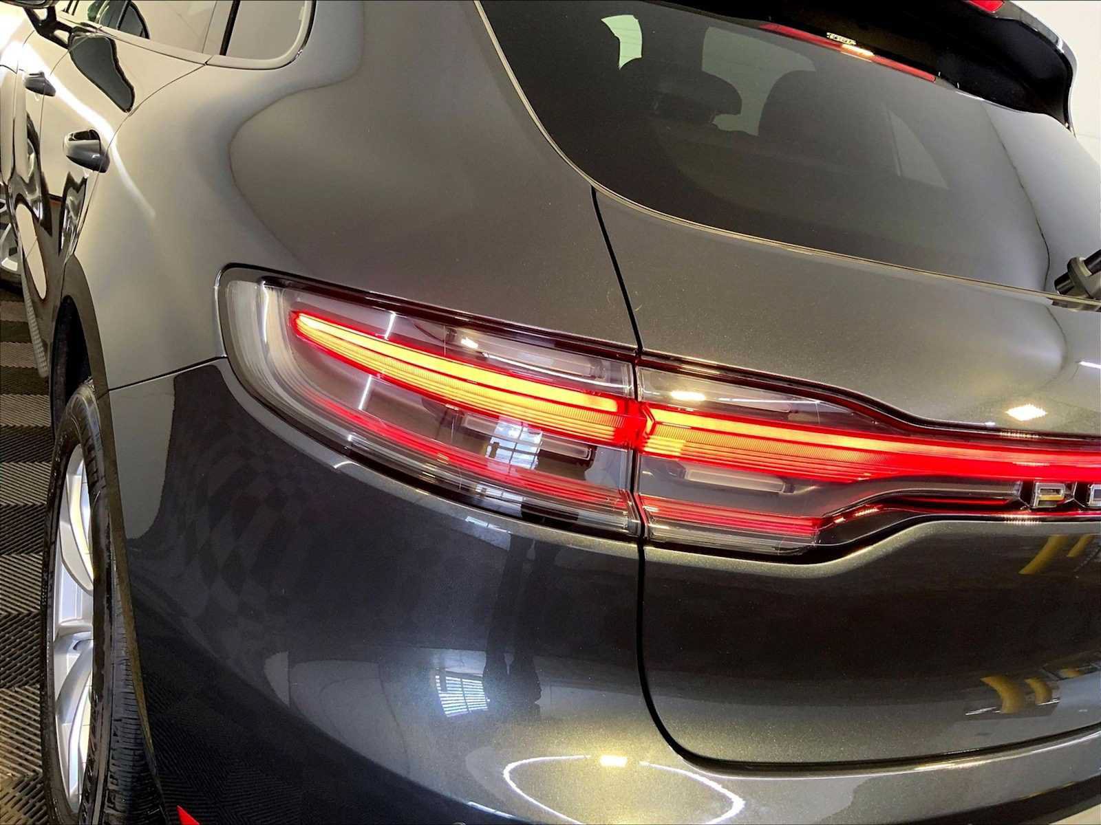 Certified 2026 Porsche Macan AWD/4WD image 30