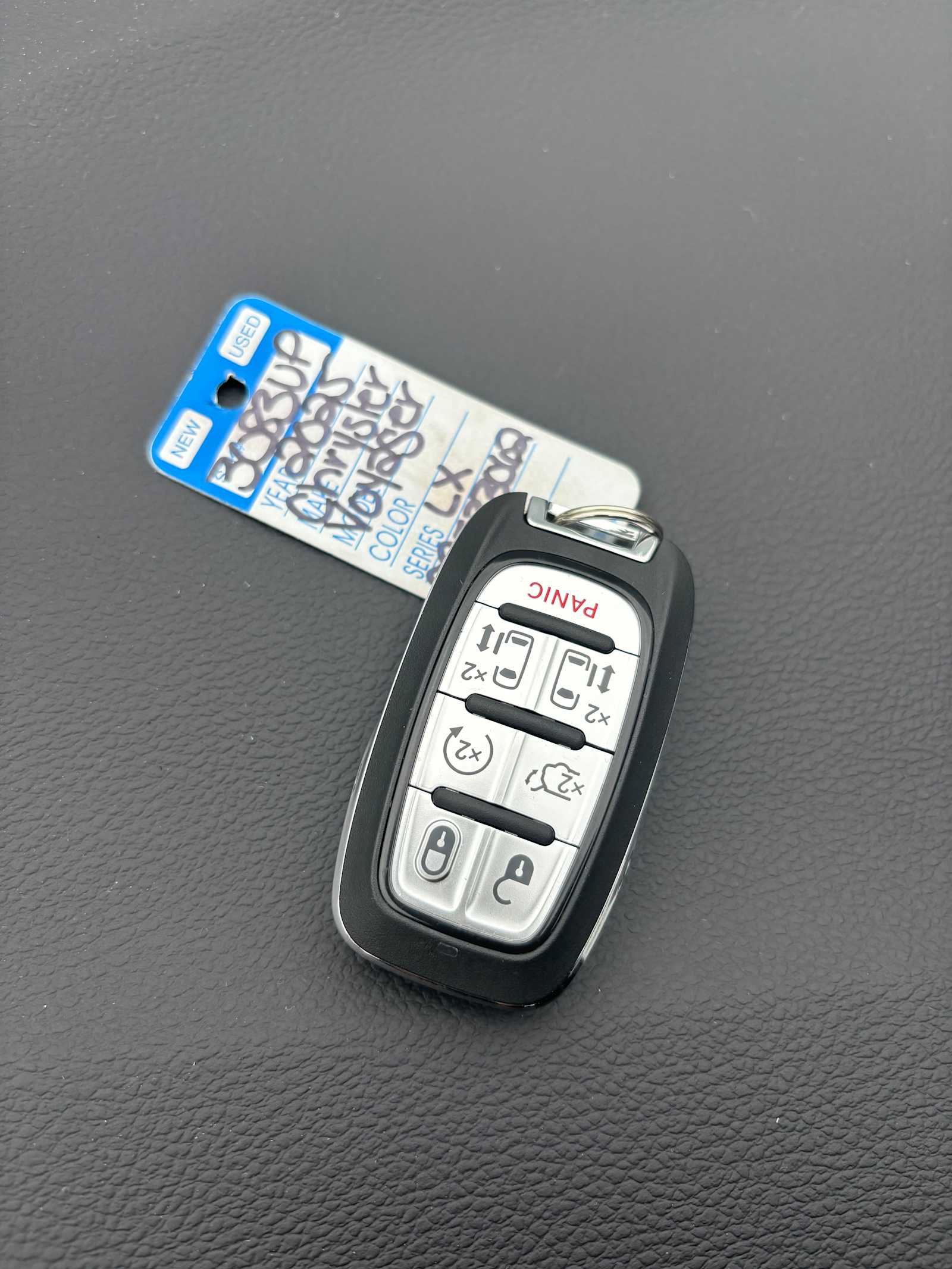 Used 2025 Chrysler Voyager LX FWD image 34