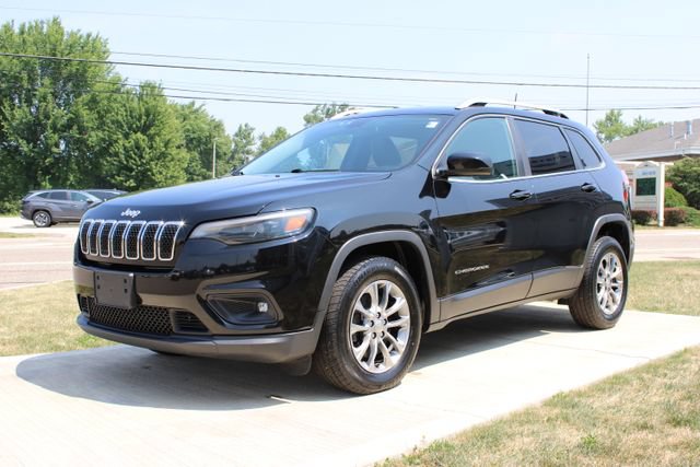 Used 2019 Jeep Cherokee Latitude Plus w/ Cold Weather Group AWD/4WD image 7