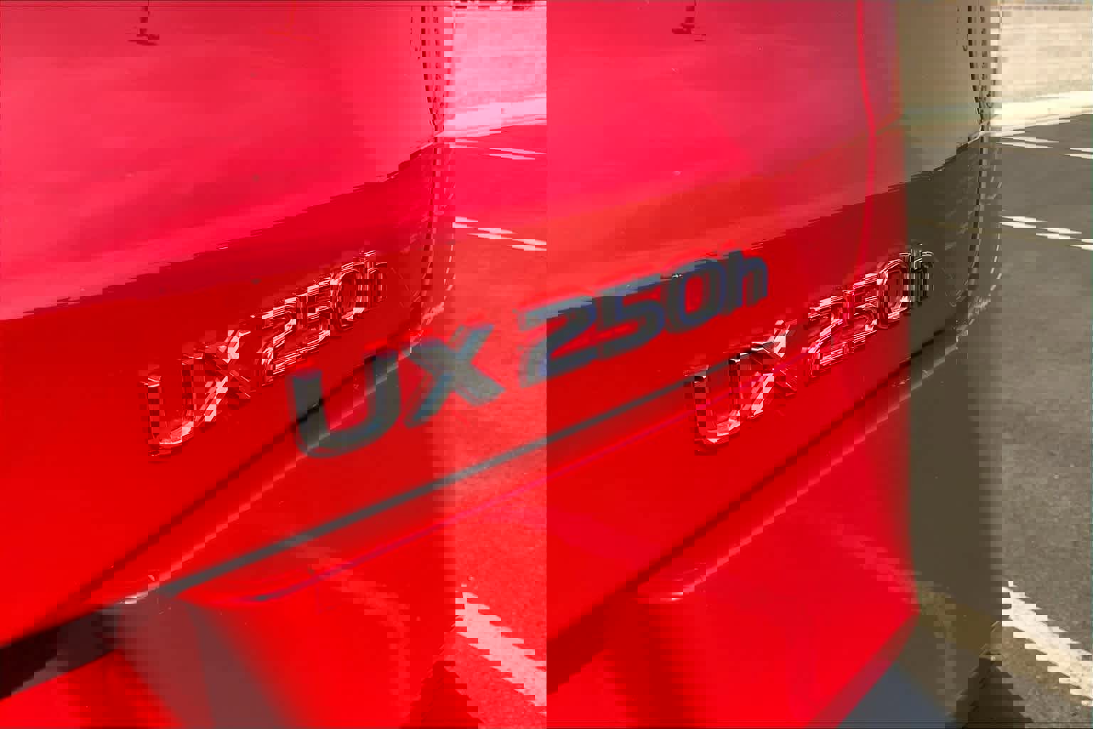 Used 2019 Lexus UX 250h w/ Premium Package image 31