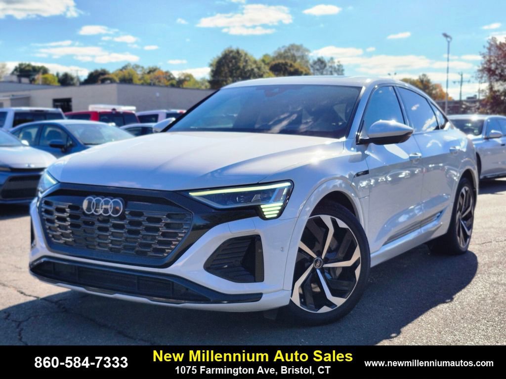 Used 2024 Audi Q8 e-tron Prestige w/ Prestige Package image 1