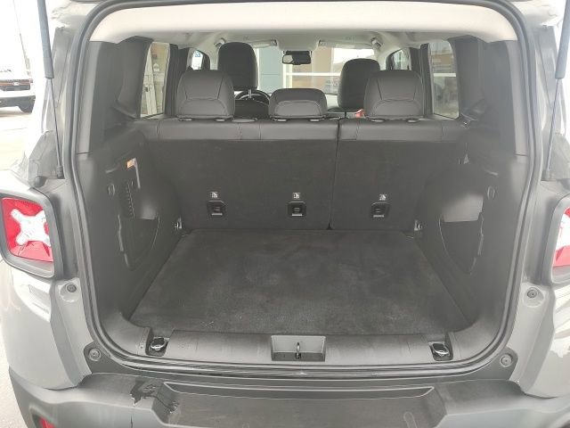 Used 2023 Jeep Renegade Trailhawk w/ Trailhawk Elite Group image 35