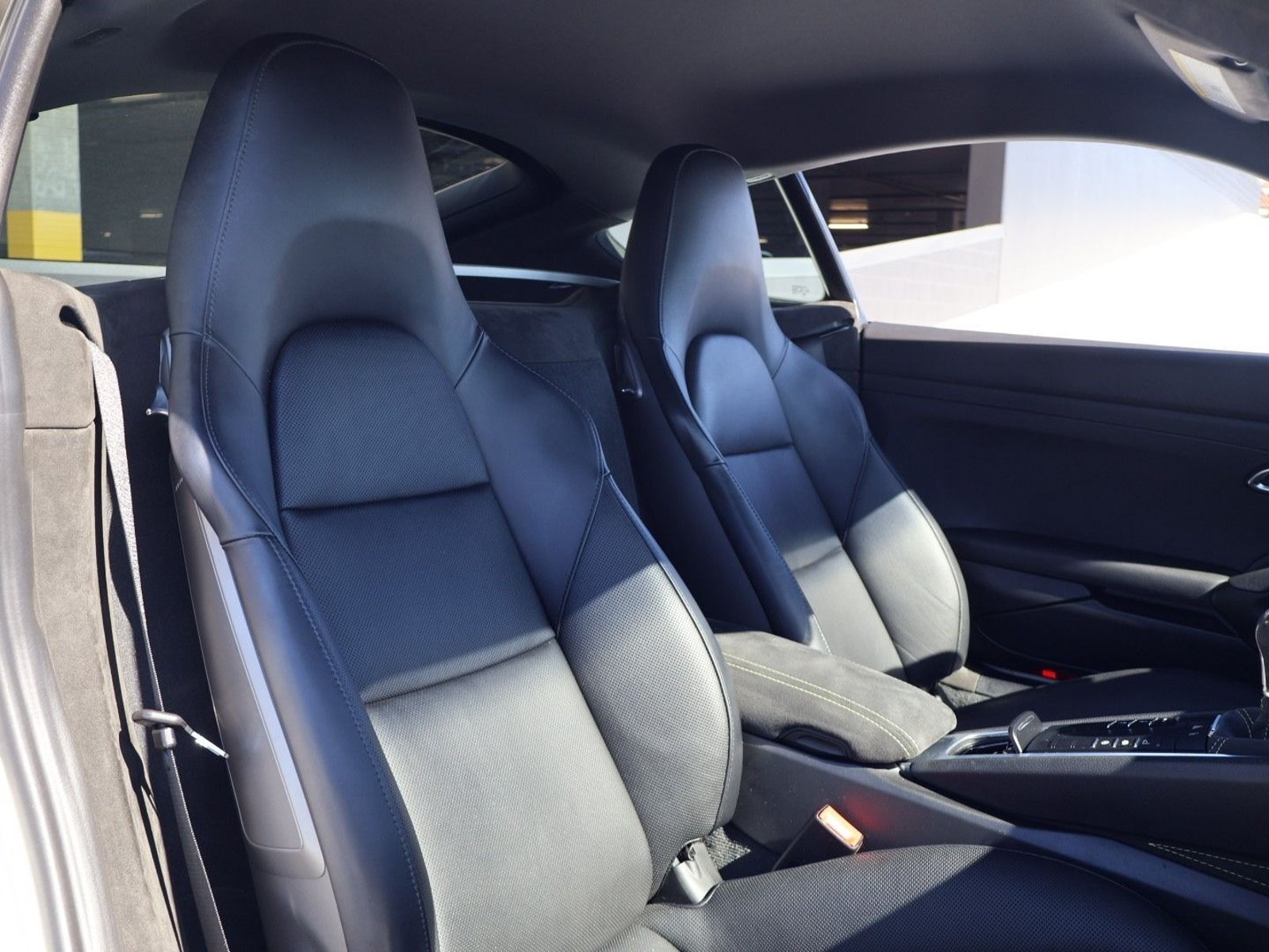 Certified 2018 Porsche 718 Cayman RWD image 21