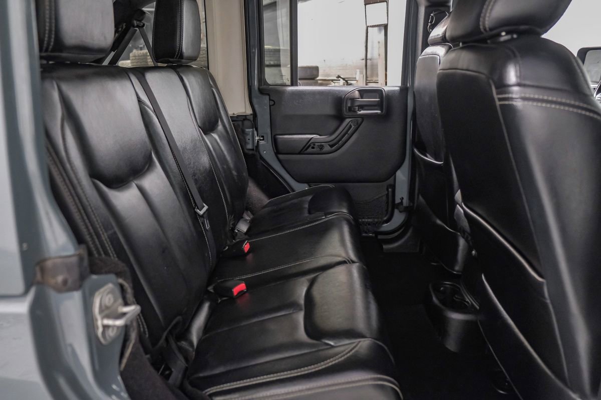 Used 2014 Jeep Wrangler Unlimited Rubicon w/ Connectivity Group image 33