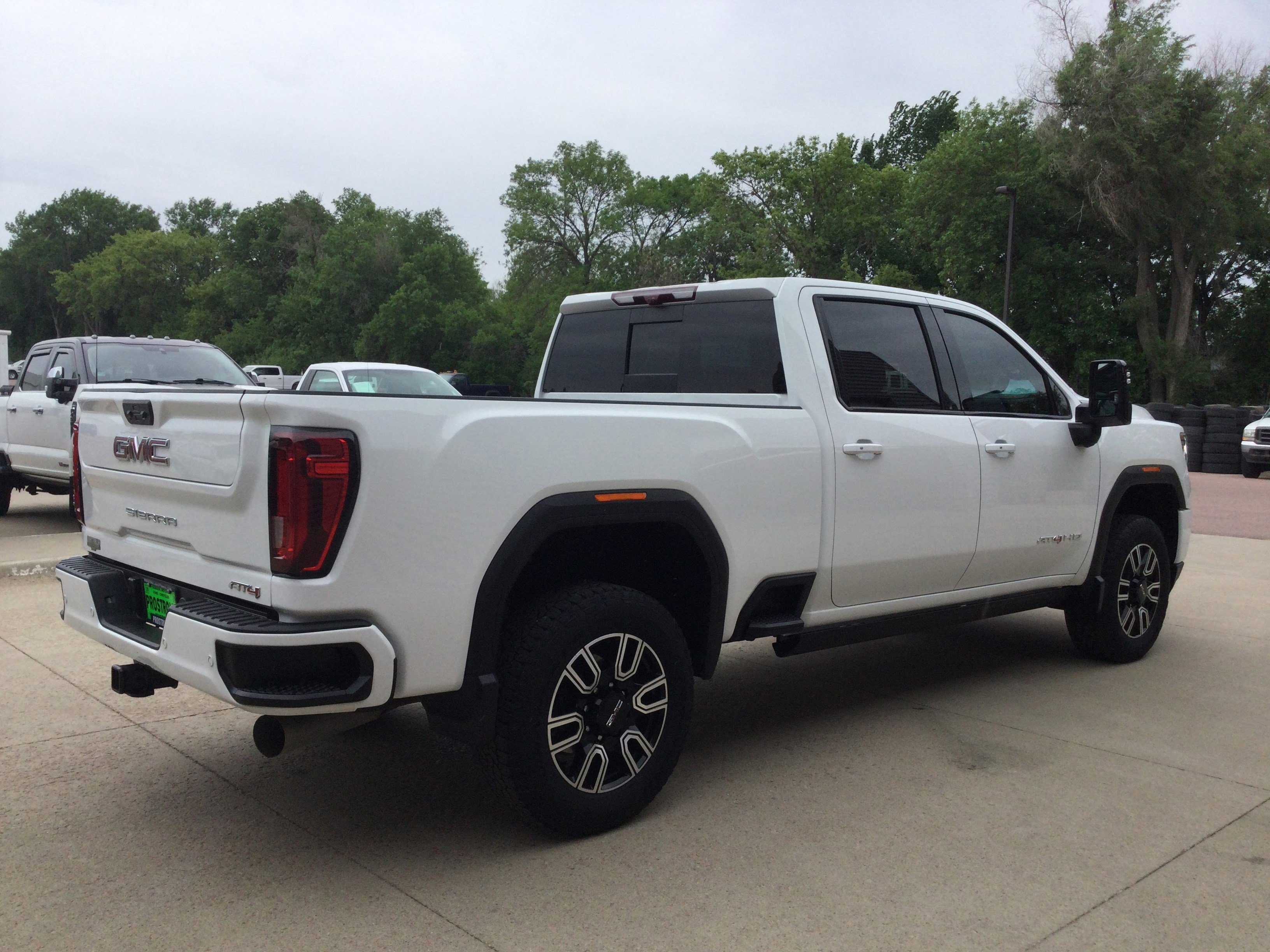Used 2021 GMC Sierra 2500 AT4 w/ AT4 Premium Plus Package AWD/4WD image 5