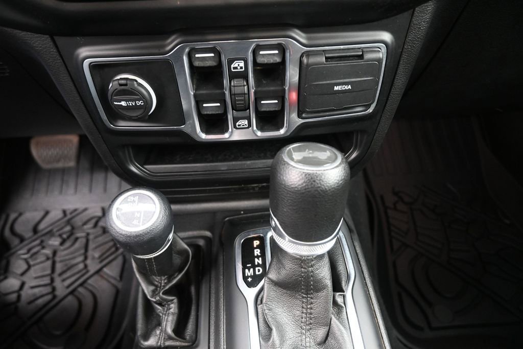 Used 2022 Jeep Wrangler Unlimited Sport w/ Sun And Sound Package AWD/4WD image 31