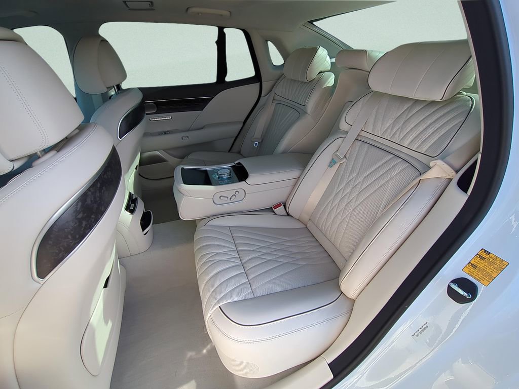 Used 2025 Genesis G90 3.5T image 12