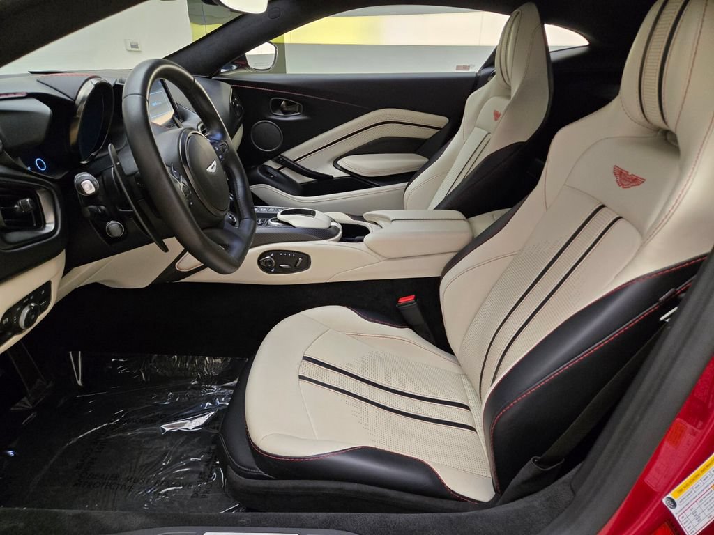 Used 2023 Aston Martin V8 Vantage Coupe RWD image 17