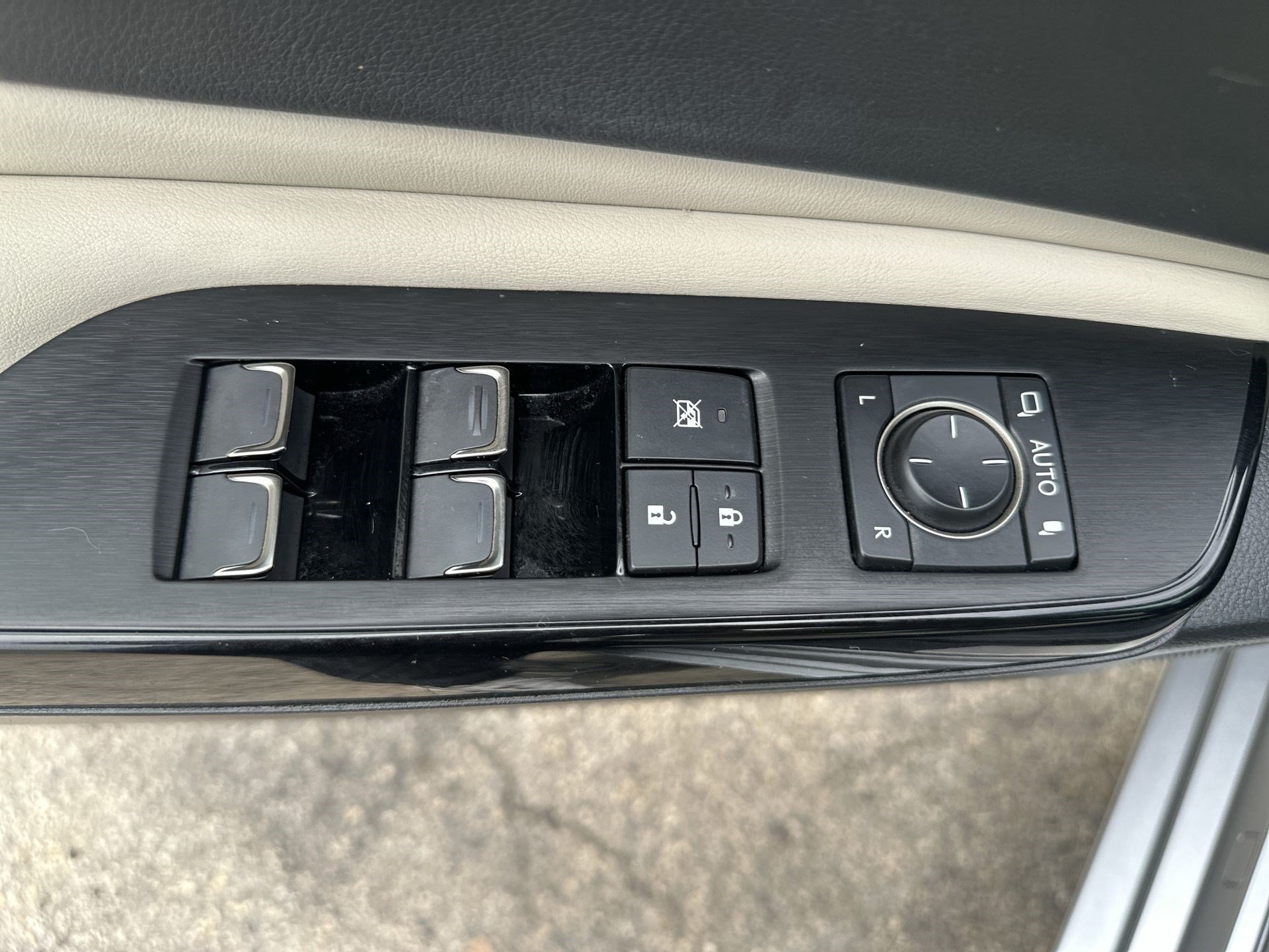 Used 2023 Lexus ES 350 w/ Premium Package FWD image 15