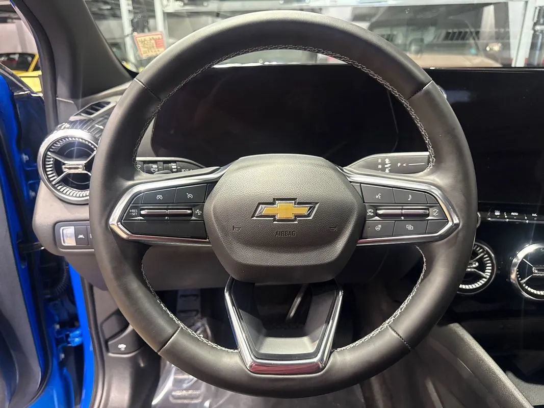 Used 2024 Chevrolet Blazer EV LT AWD/4WD image 86