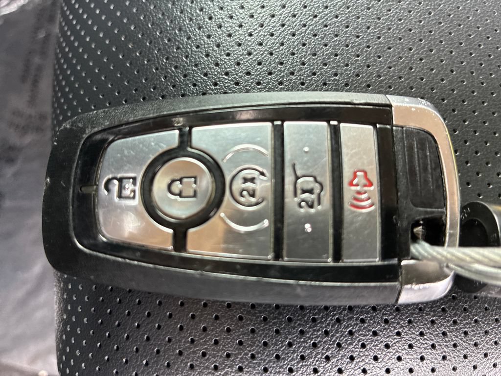 Used 2024 Ford Expedition XLT AWD/4WD image 29