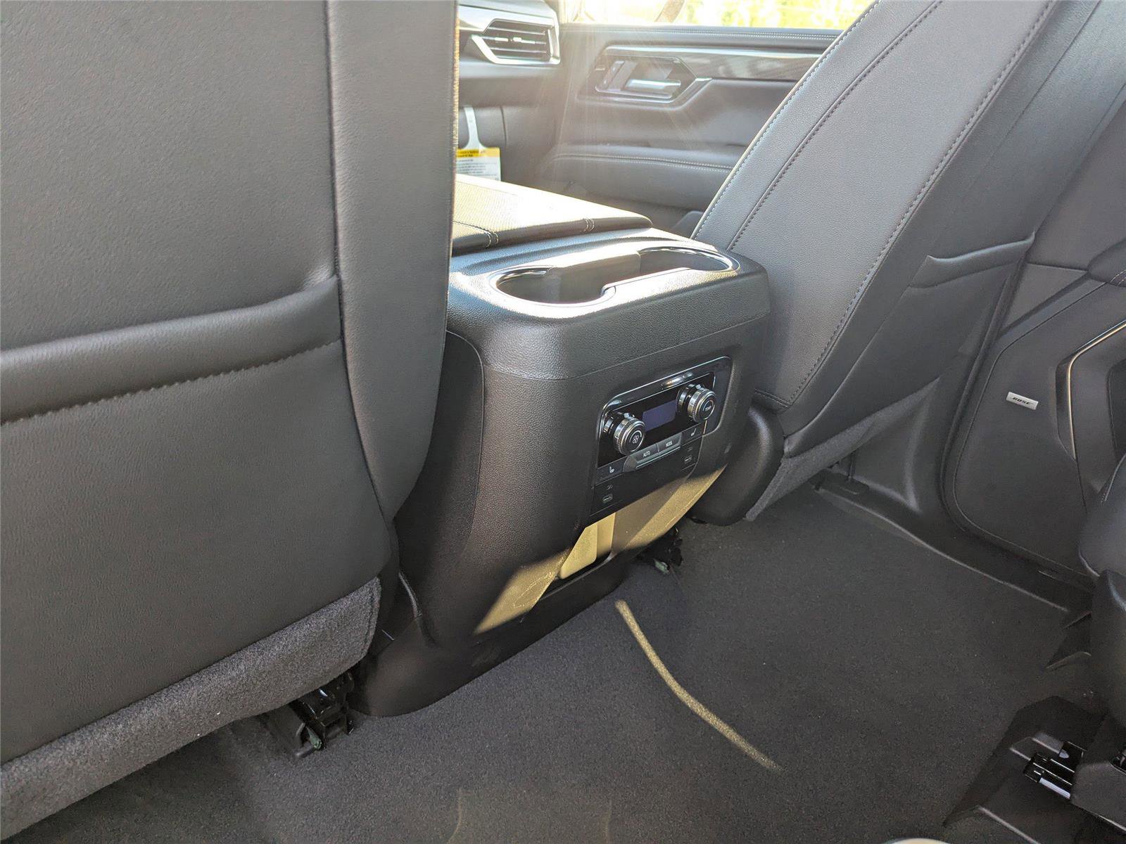 New 2026 GMC Yukon Elevation image 15