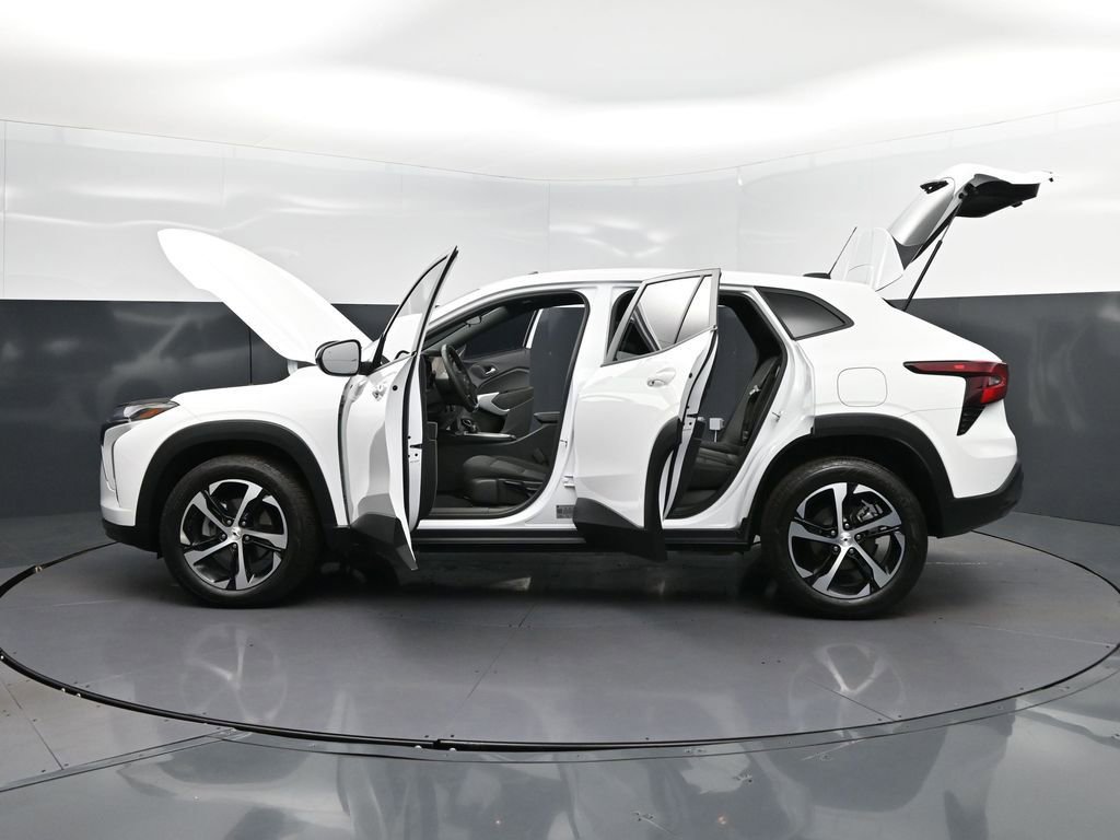 Used 2025 Chevrolet Trax RS w/ Sunroof Package image 45