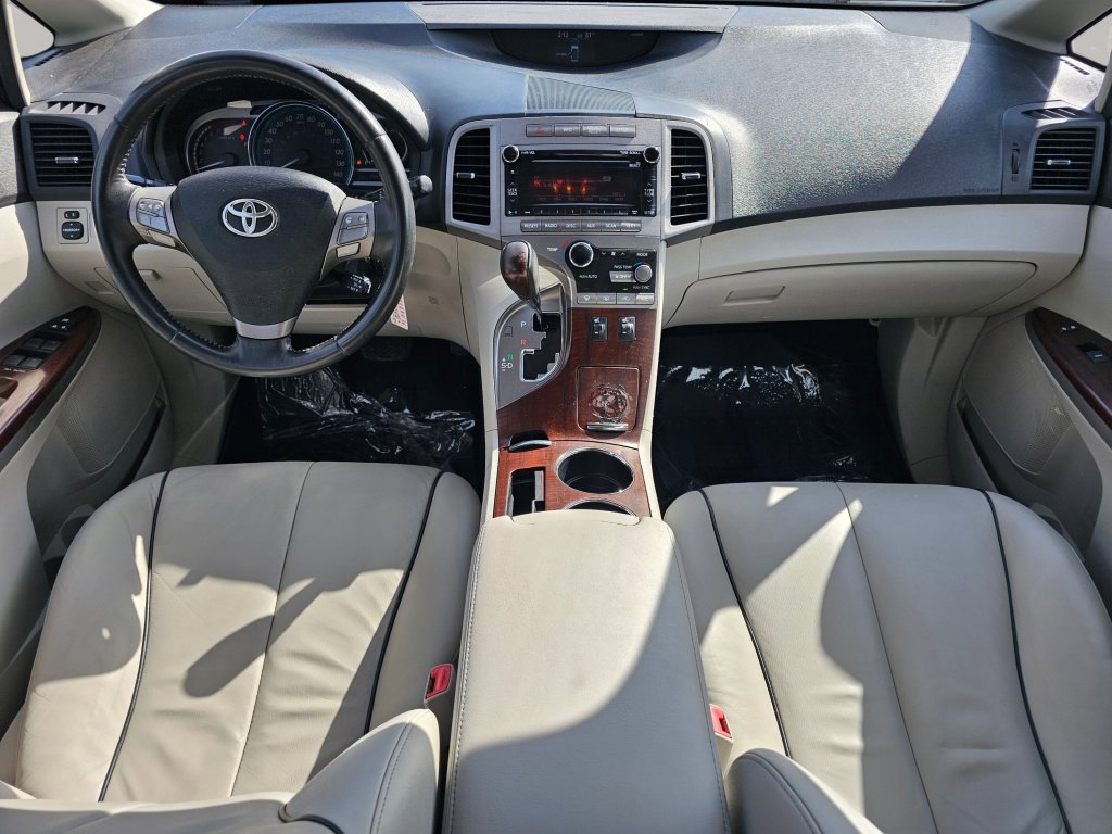 Used 2010 Toyota Venza Limited image 2