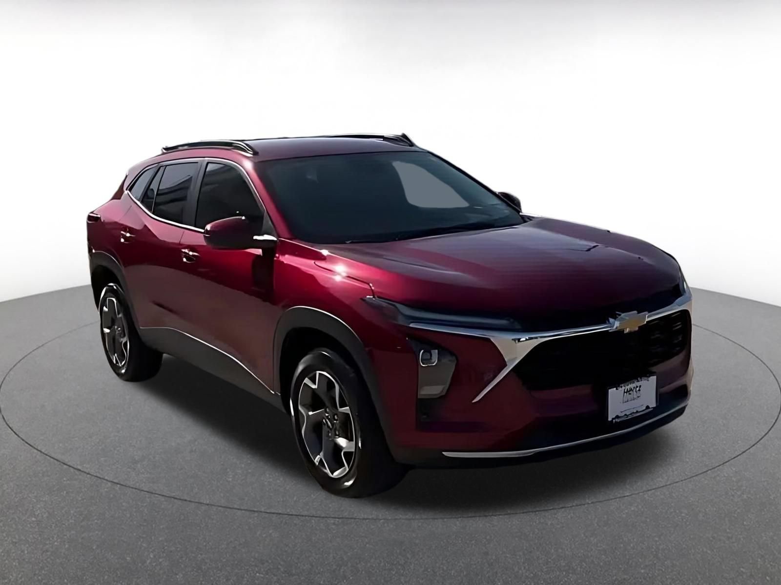 Used 2025 Chevrolet Trax LT FWD image 8