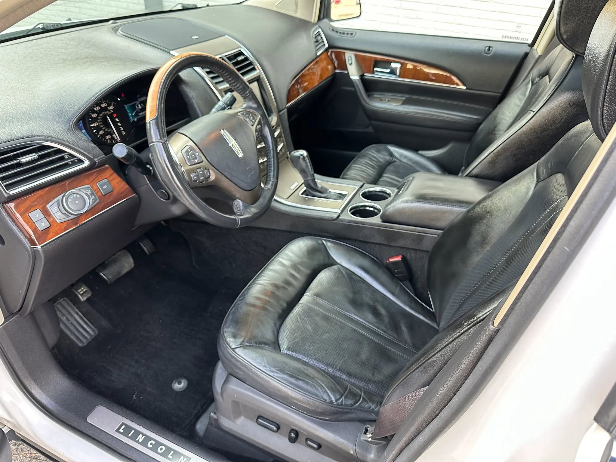 Used 2013 Lincoln MKX FWD image 13