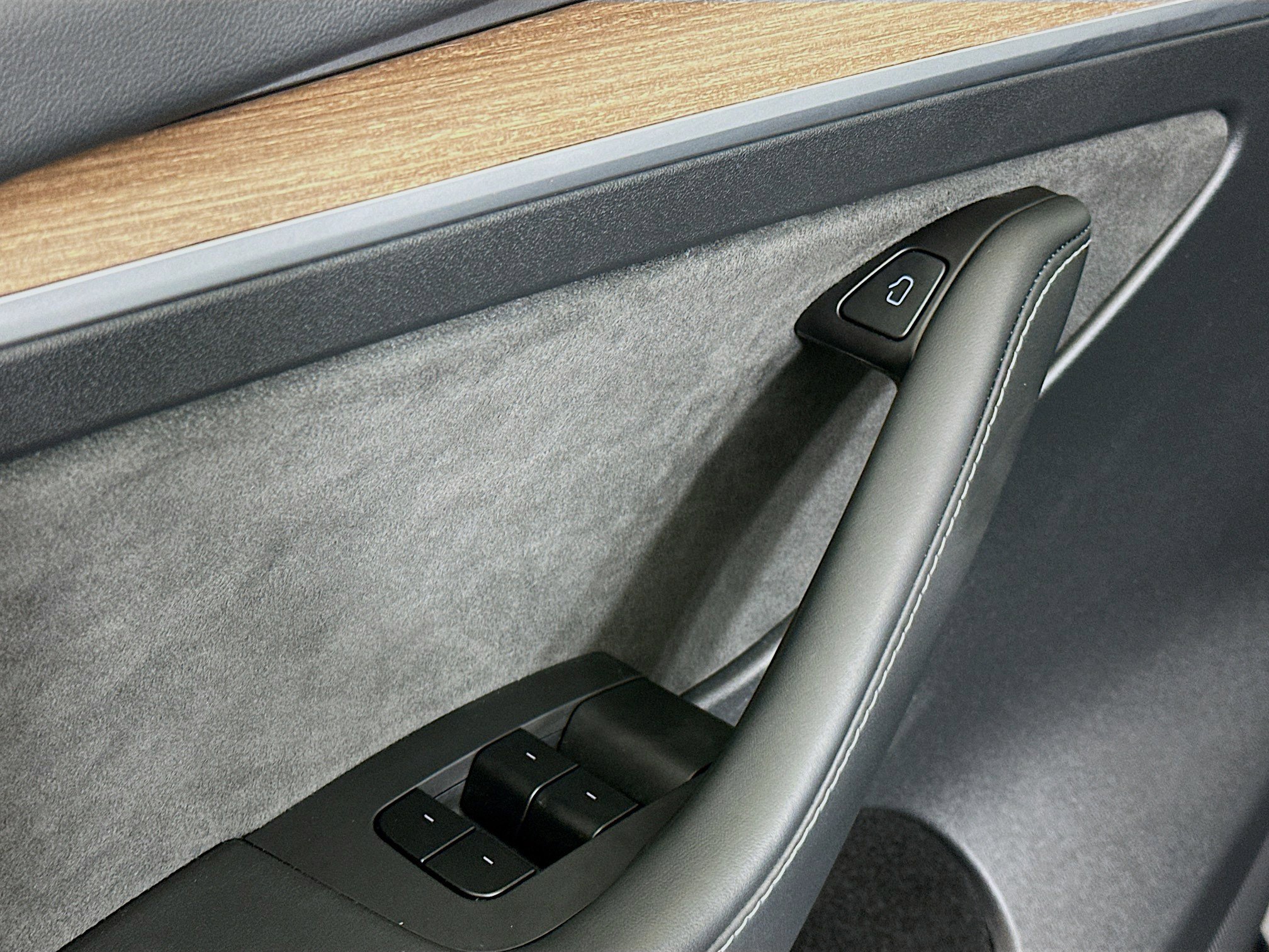 Used 2025 Tesla Model Y Long Range image 15