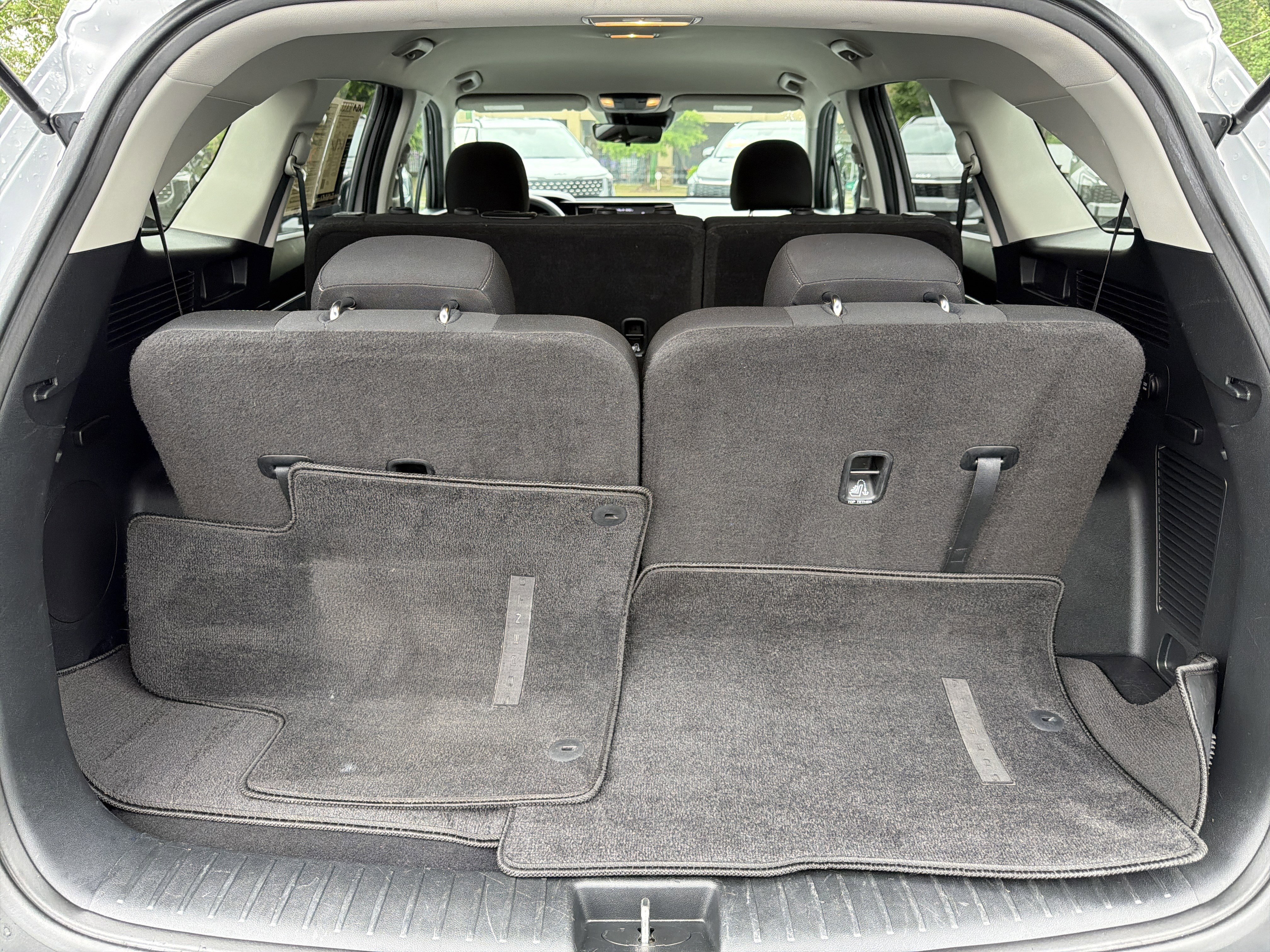 Used 2022 Kia Sorento LX AWD/4WD image 16