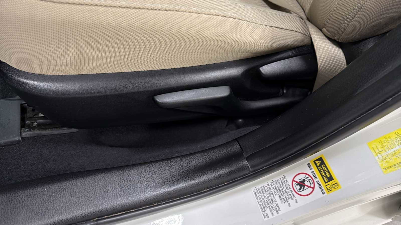 Used 2014 Toyota Corolla LE FWD image 14