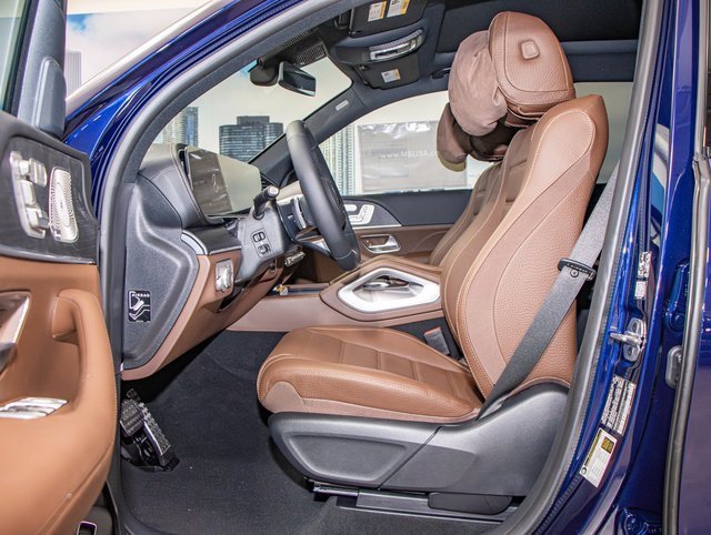 Used 2025 Mercedes-Benz GLS 580 4MATIC image 21