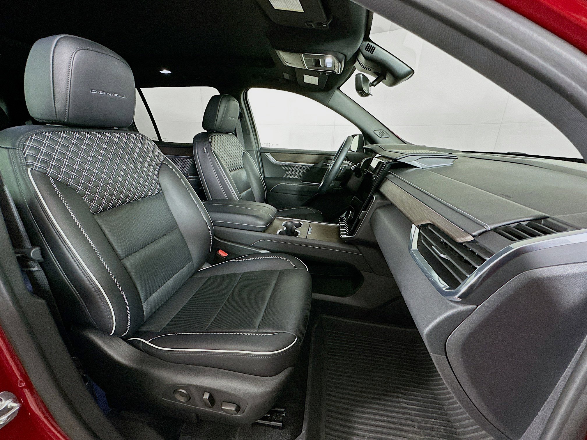 Used 2024 GMC Acadia Denali w/ Super Cruise Package AWD/4WD image 34