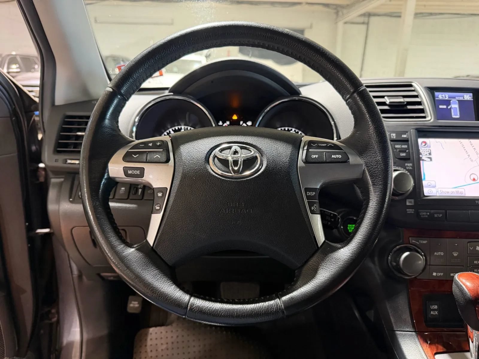 Used 2012 Toyota Highlander Limited w/ Tow Pkg AWD/4WD image 15