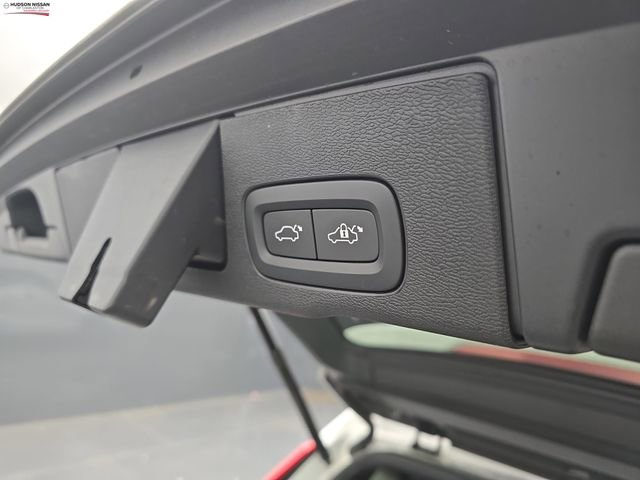 Used 2023 Volvo XC60 B5 Plus image 43