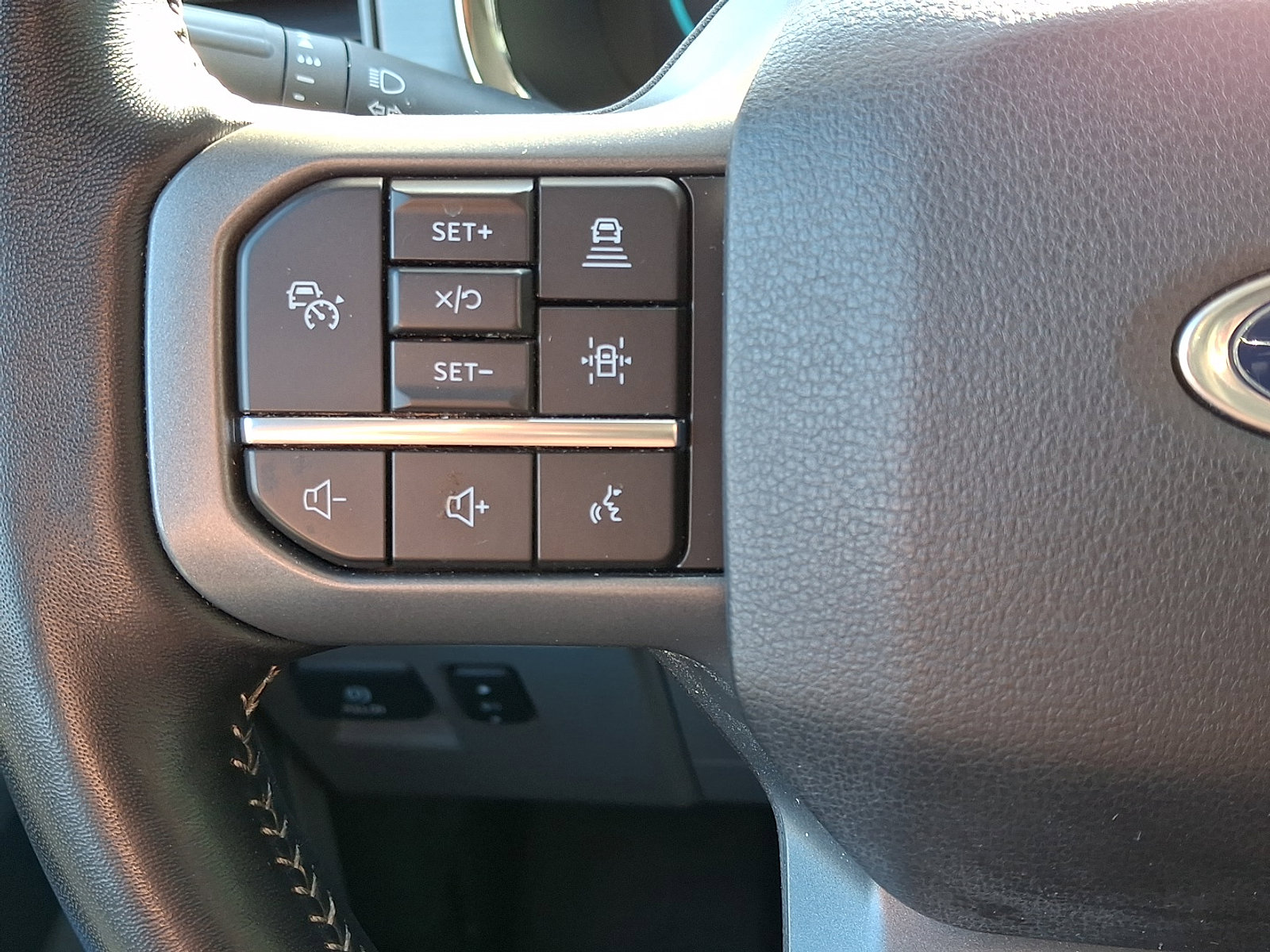 Certified 2022 Ford F150 Lariat w/ Equipment Group 502A High image 22