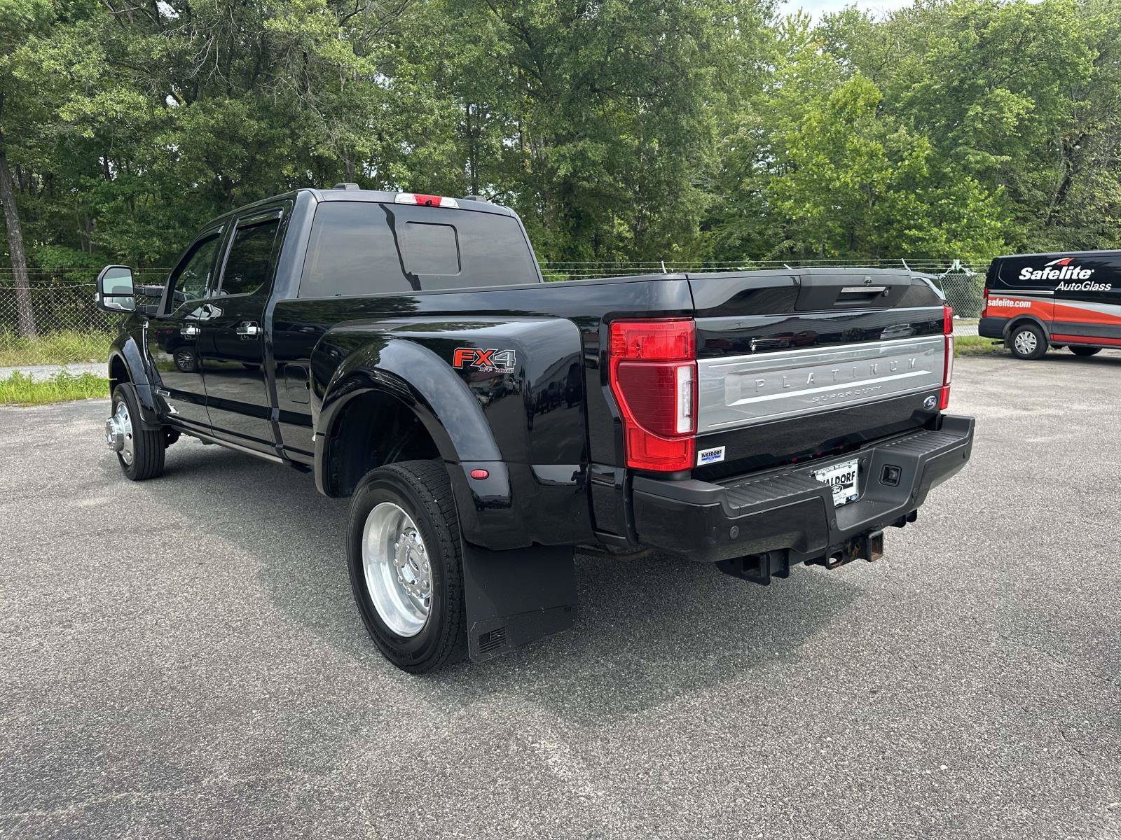 Used 2022 Ford F450 Platinum w/ FX4 Off-Road Package AWD/4WD image 4