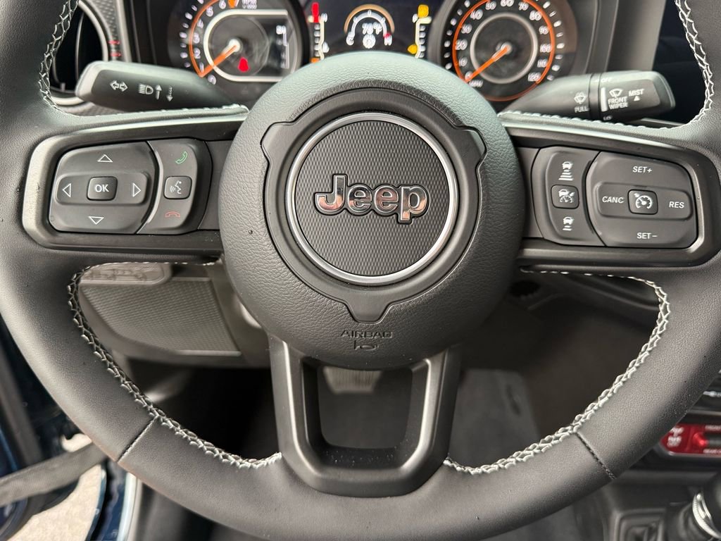 Used 2025 Jeep Gladiator Rubicon w/ Convenience Group image 22