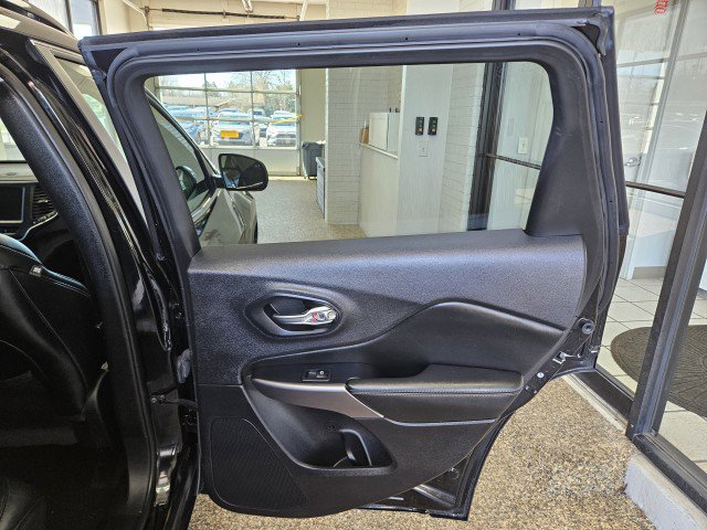 Used 2022 Jeep Cherokee Latitude Lux image 15
