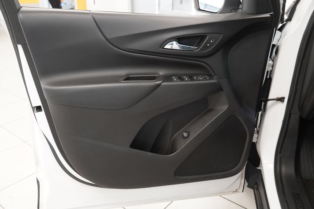 Used 2018 Chevrolet Equinox LT FWD image 17